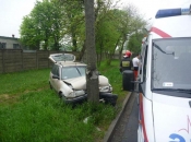 Uderzył w słup oświetleniowy